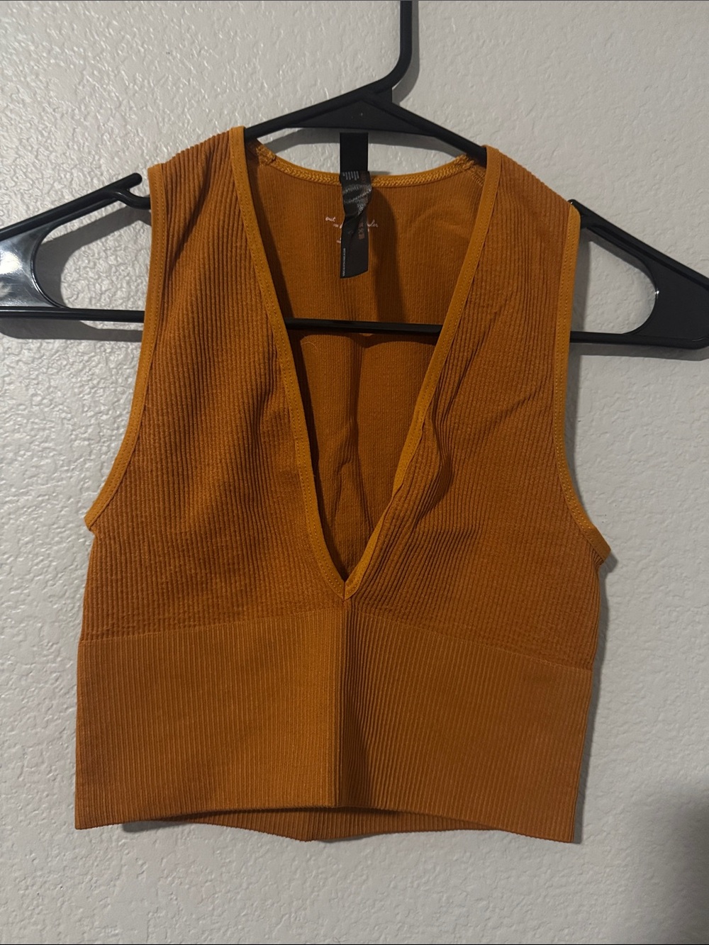 Urban Outfitters Ribbed V-Neck Crop Top - Rust Orange